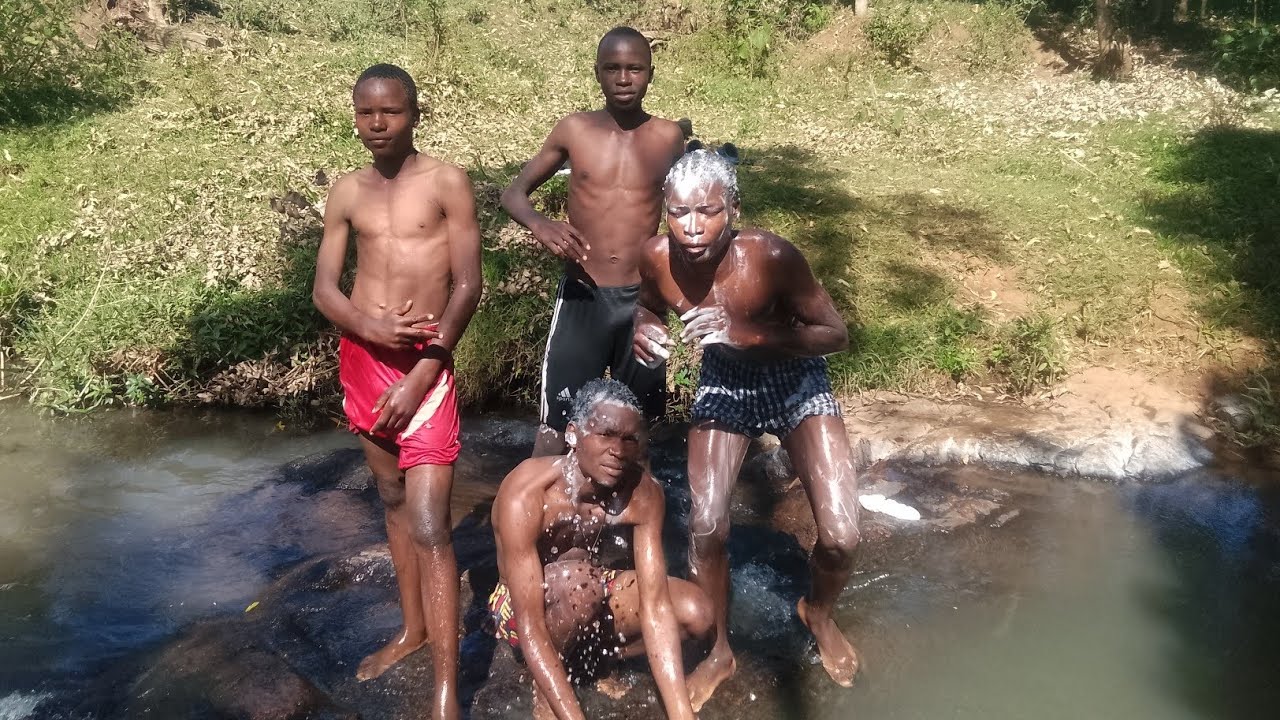 We take Shower together me and friends  to the liver @usa