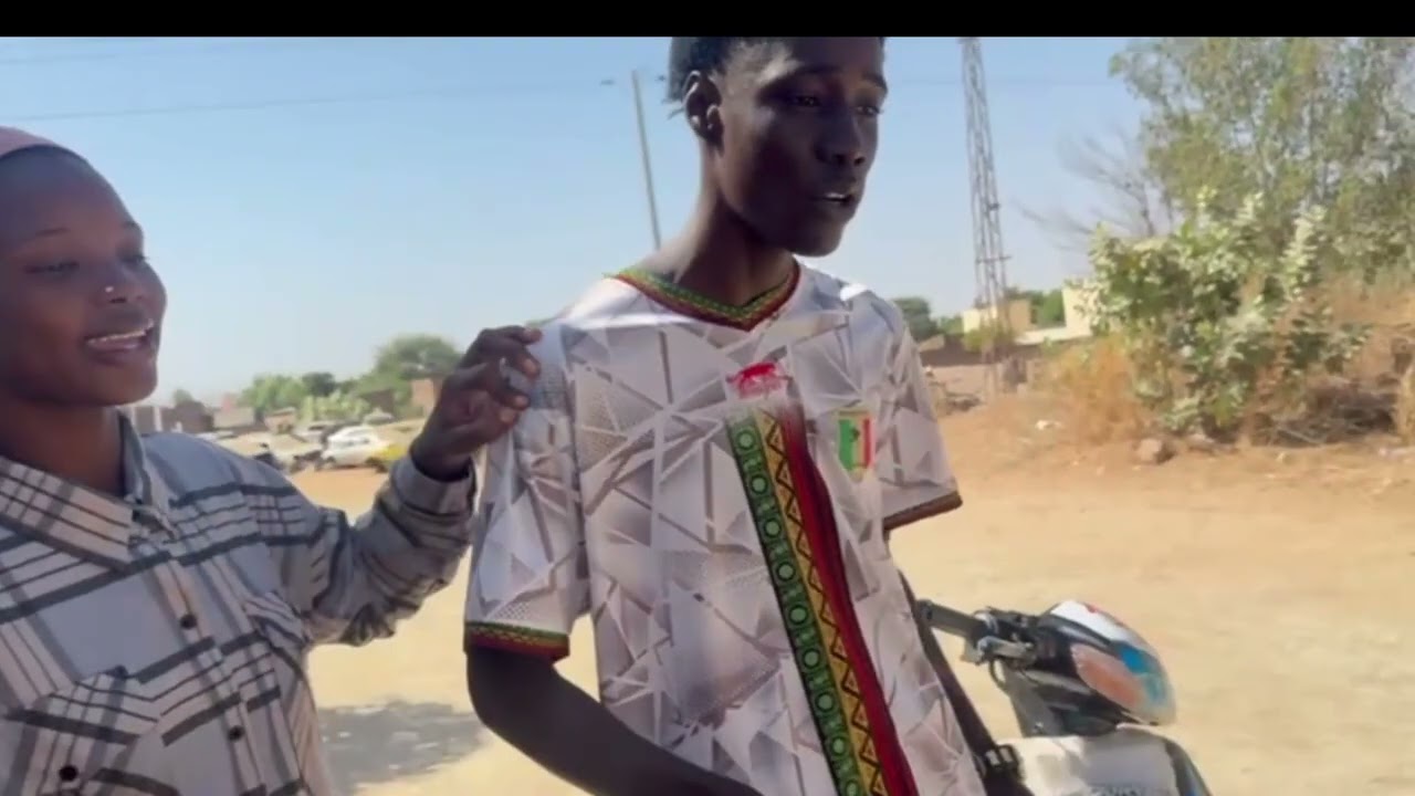 DOUDOU LE COMMEDIEN REME YAKARE