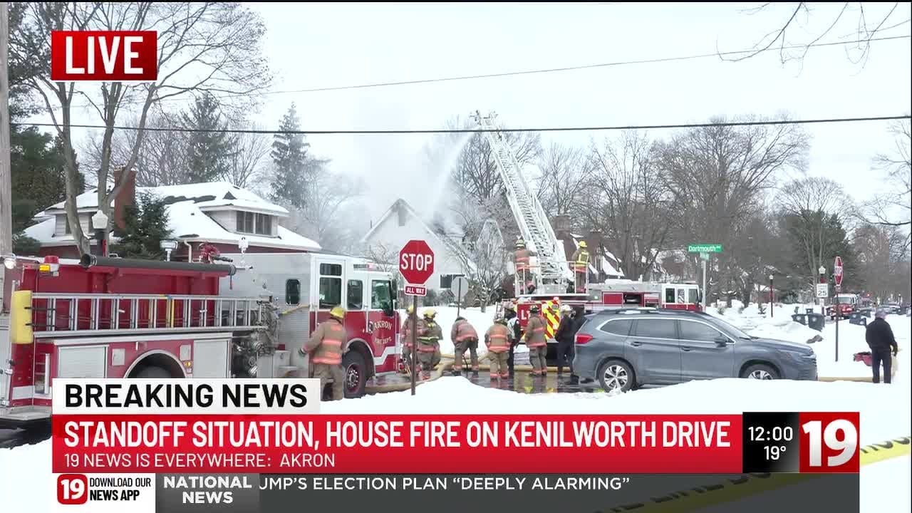 Police tell neighbors to avoid Kenilworth Drive in Akron during ongoing SWAT standoff