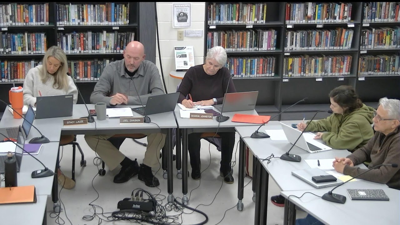 16.03.2026 Заседание школьного совета Фармингтона, штат Нью-Гэмпшир