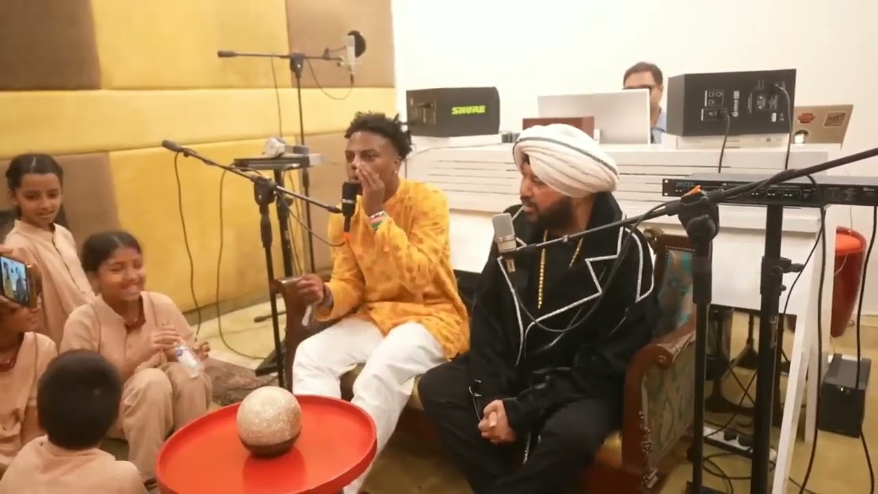 ISHOWSPEED SINGING TUNUK TUNUK TU RATATA IN INDIA 🇮🇳