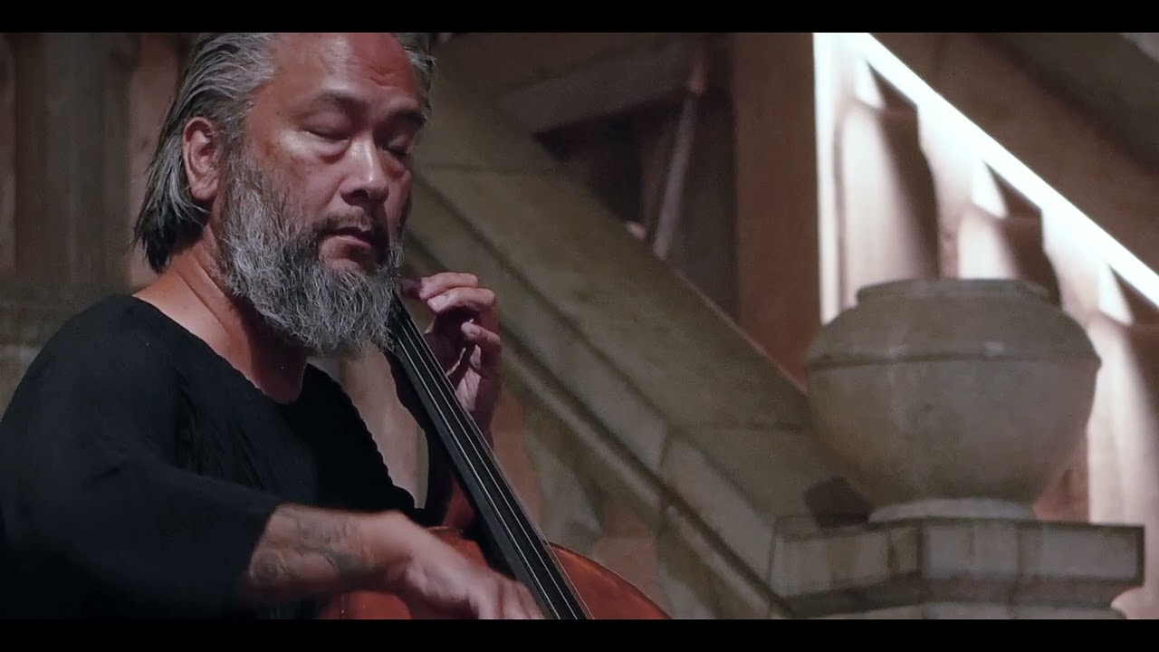 Eric-Maria Couturier dans la grotte de Marie-Madeleine (extrait)