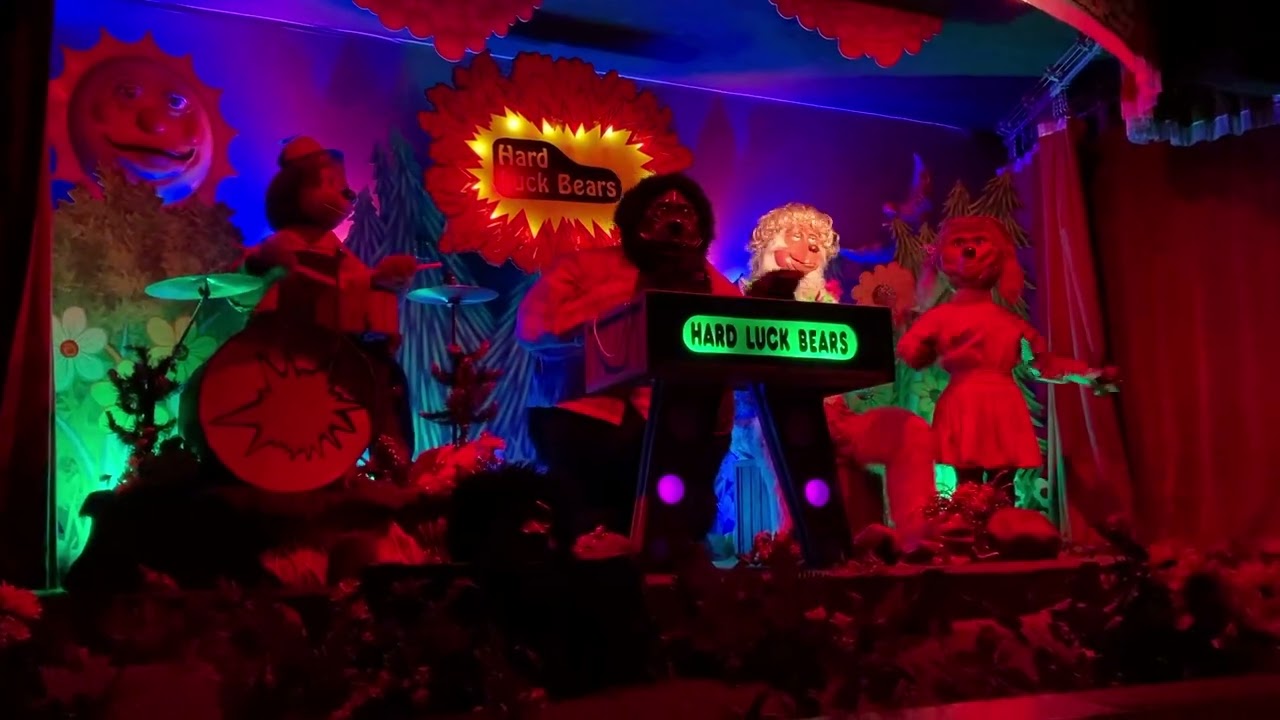 Abbey Road Medley - Hard luck bears / Rock-afire explosion Gullivers kingdom