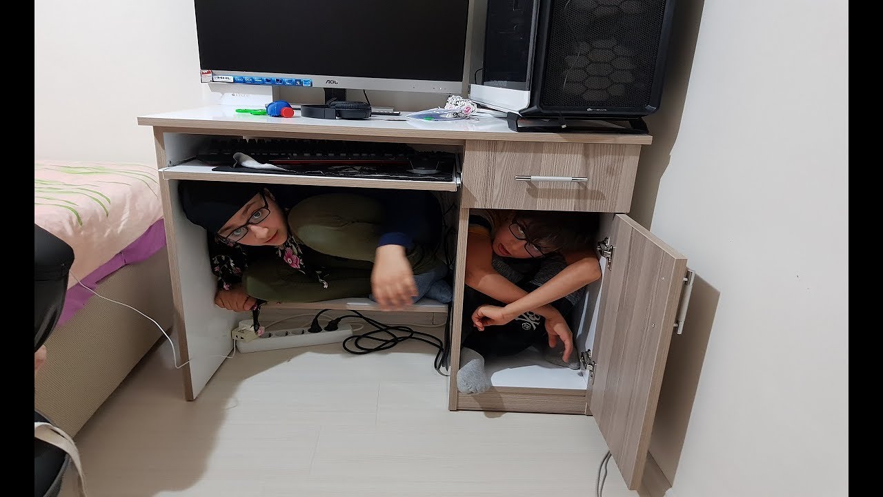 Evde Saklambaç Eğlencesi Saklanacak Bol Bol Yer Var