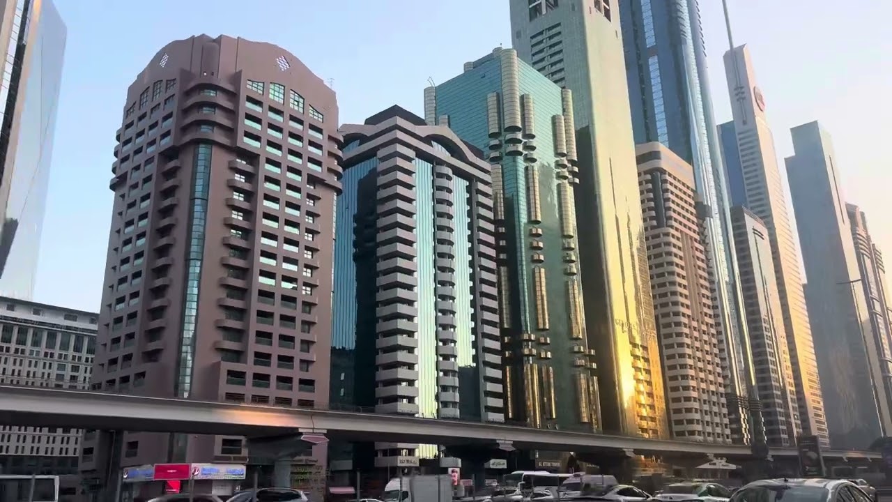 جولة في شارع الشيخ زايد بدبي..مشاهد قطرة من فيض