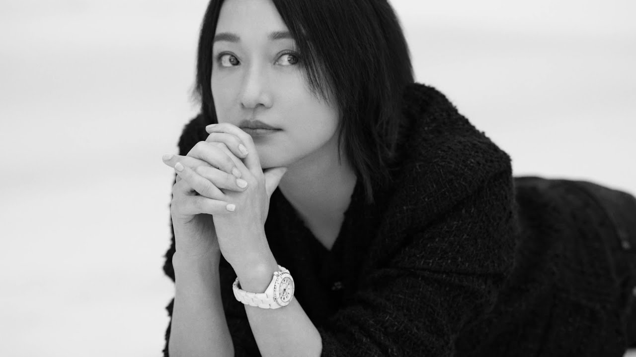 Zhou Xun and Margot Robbie: the two-way J12 Interview &mdash; CHANEL Watches
