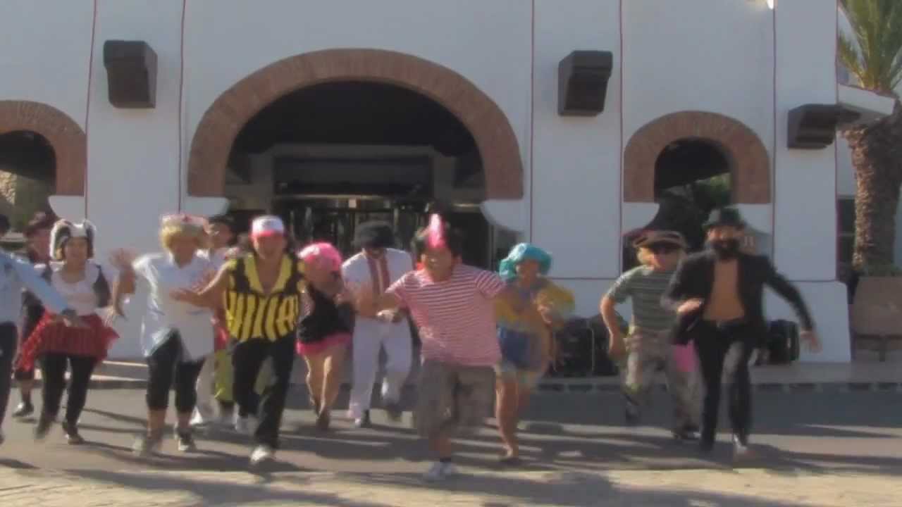 RIU TIKIDA DUNAS  PSY- GANGNAM STYL