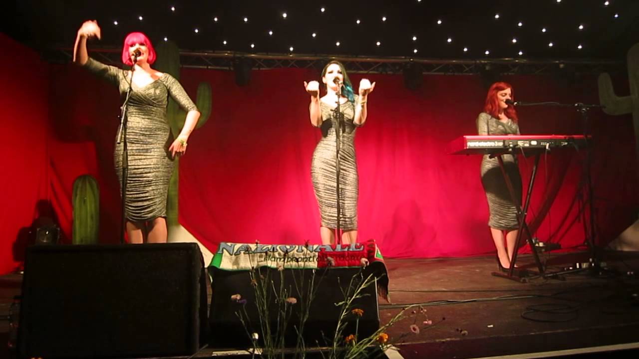 The Lounge Kittens @ Glastonbury 2014 - Angry White Boy Polka