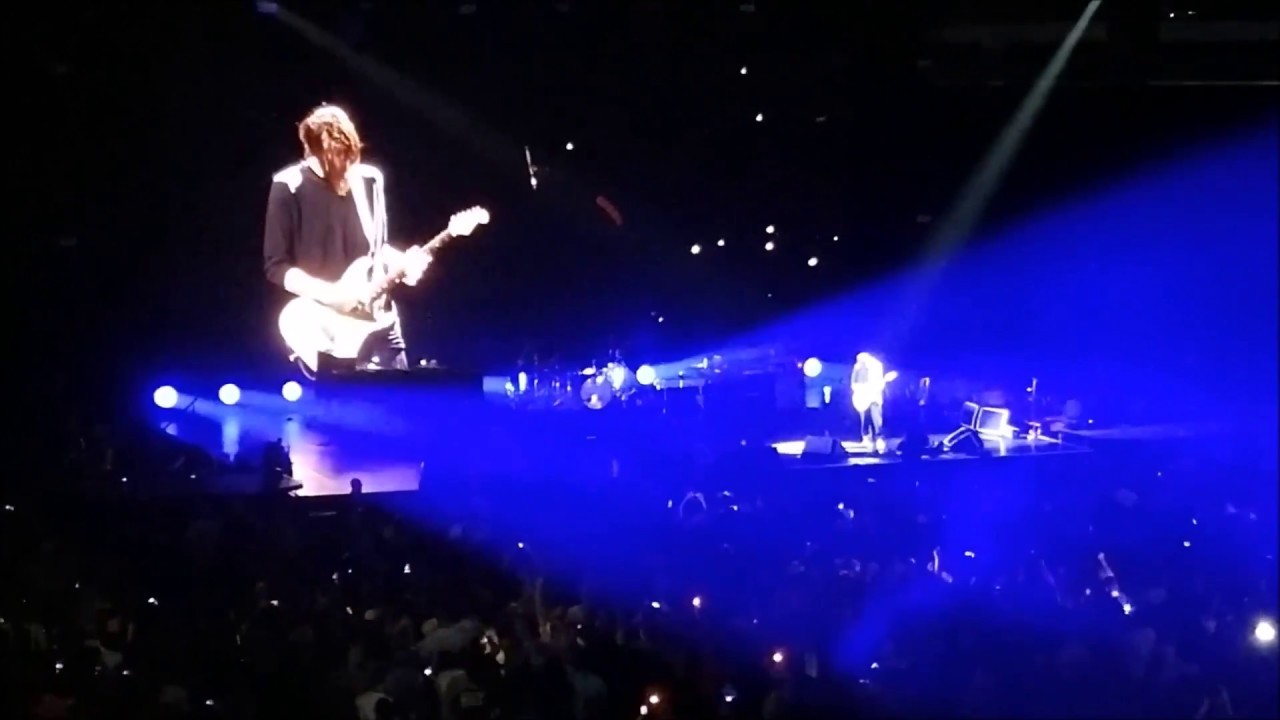 Josh Klinghoffer covering Seasons in the honor of Chris Cornell [Multi-Cam]