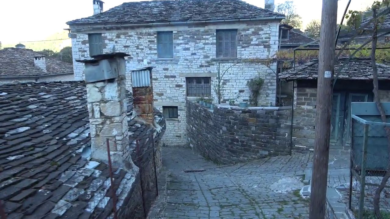 Greek old village: Mikro Papingo Zagorochoria - walking tour Nov 2020