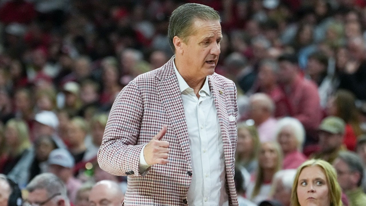 Razorbacks' John Calipari recapping big 105-85 win over Texas