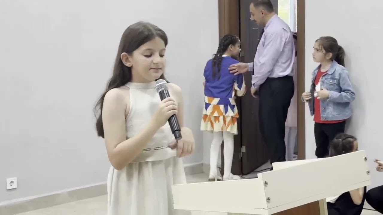 4 A İLKOKULA VEDA ŞİİR DİNLETİSİ