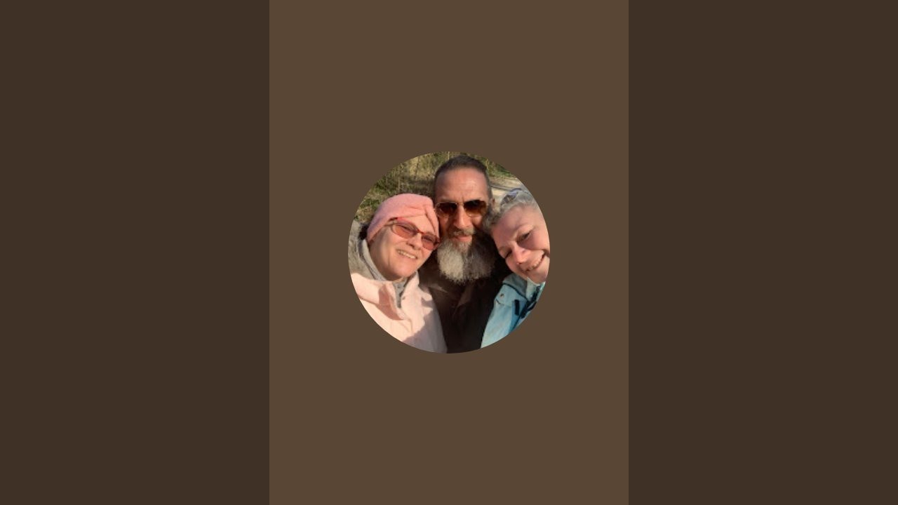 Meine zwei Frauen und ich  überträgt einen Livestream.