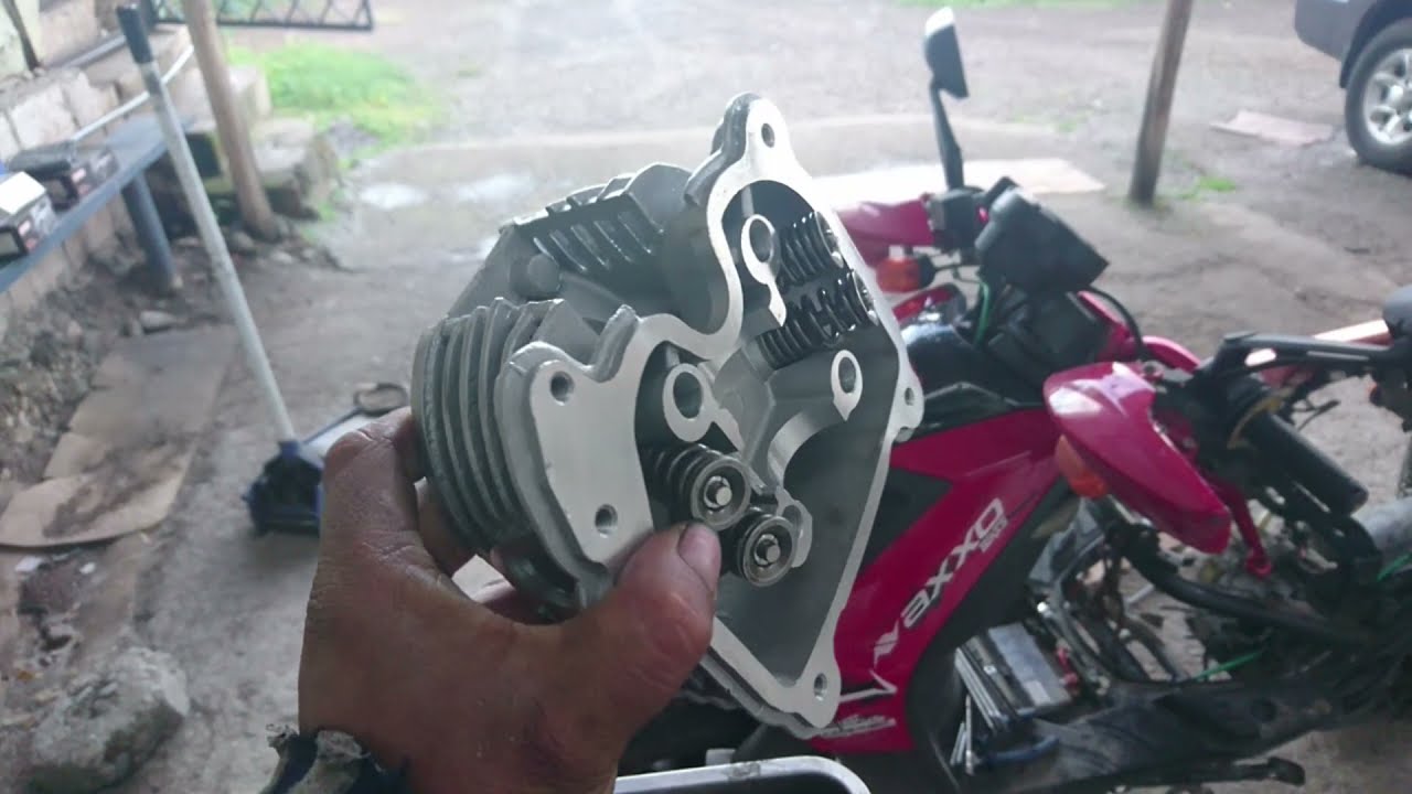 Instalaci&oacute;n de kit culata 4 v&aacute;lvulas y cilindro con pist&oacute;n de  63mm en Motoneta Axxo Viper