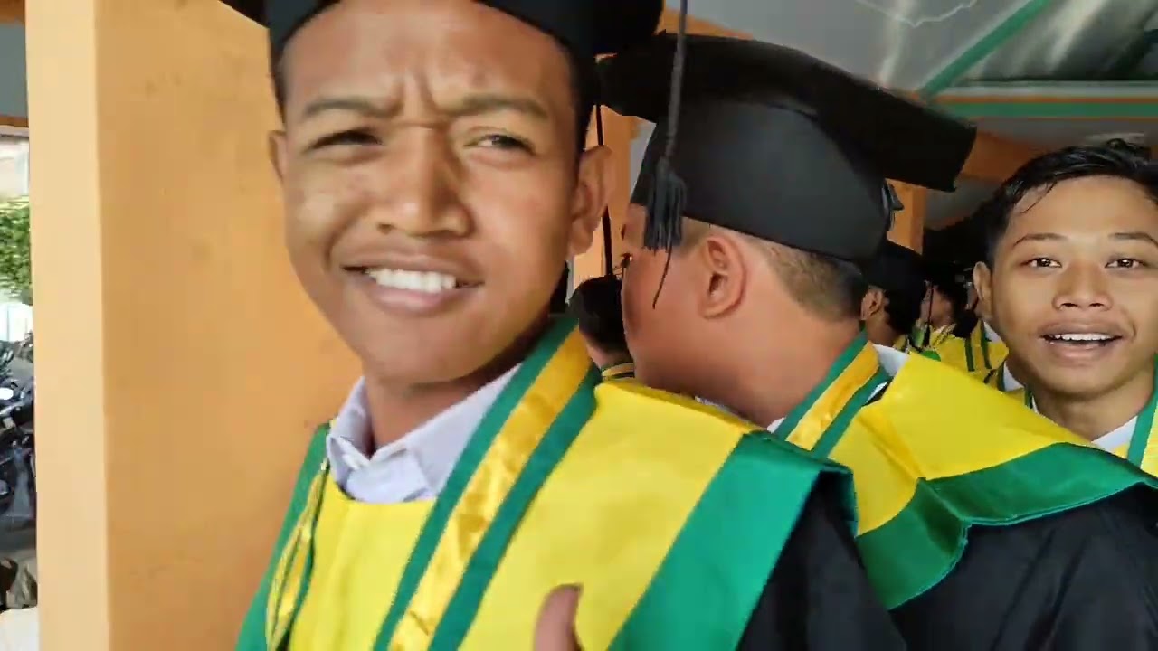 Moment Wisuda spesial MTs dan MA tahun 2021-2022 DI YPP MIFTAHUL QULUB TAWAR GONDANG