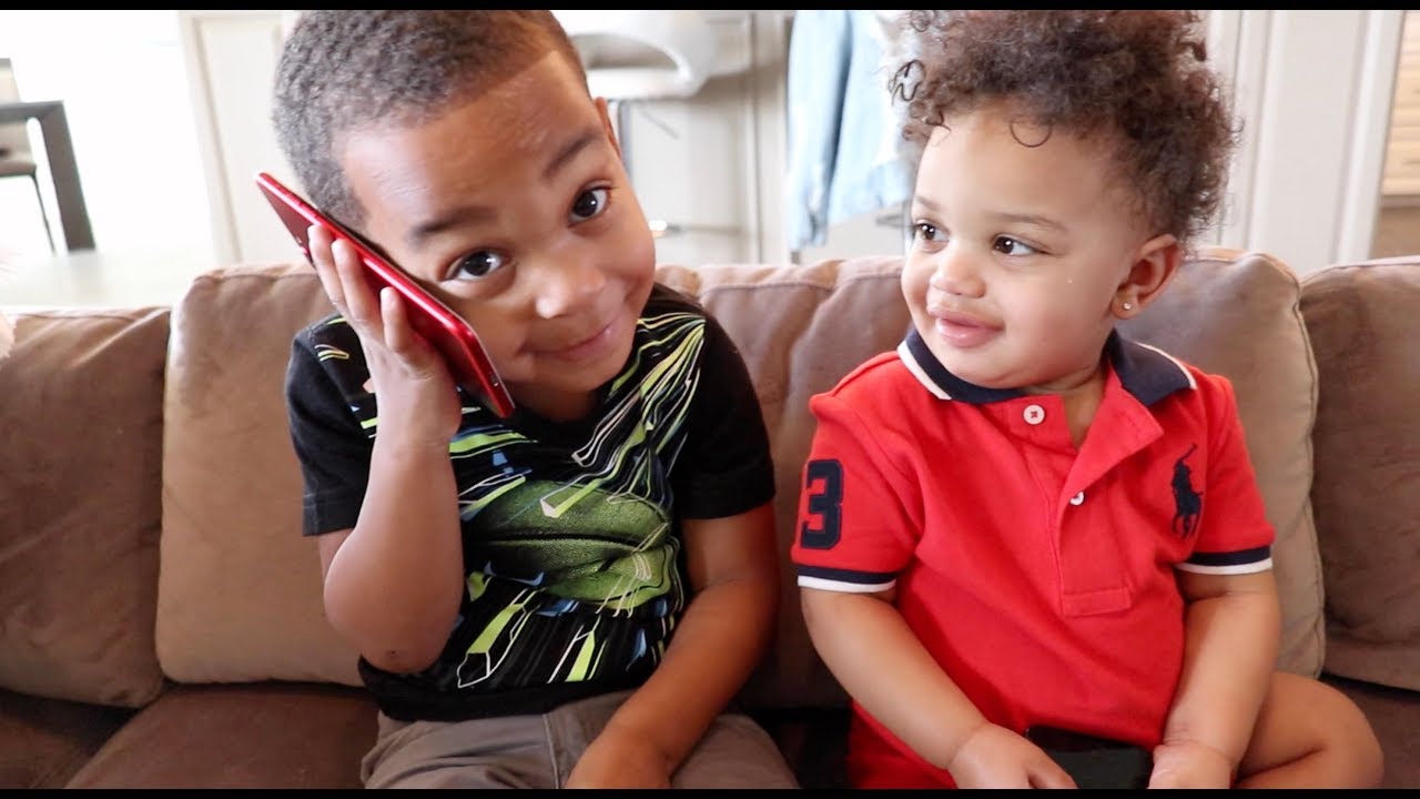 SURPRISING DJ & KYRIE WITH NEW IPHONES | THE PRINCE FAMILY