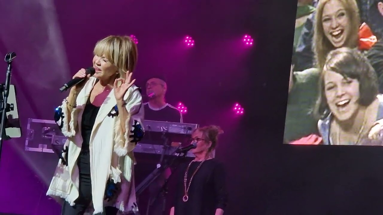 Champagne For LULU 60th Year Tour TO SIR WITH LOVE Cliffs Pavilion Southend Essex 18/11/2024