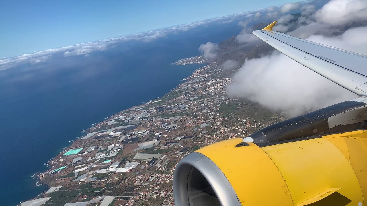 Airbus A320 (EC-MAX) Vueling Airlines take off from Tenerife Norte