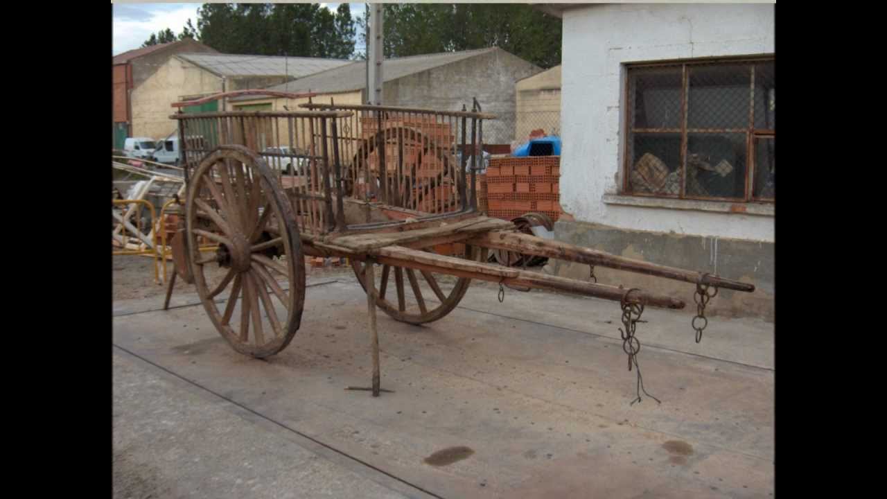 Herramientas agrícolas antiguas. Exposición en Torresandino de Esgueva.