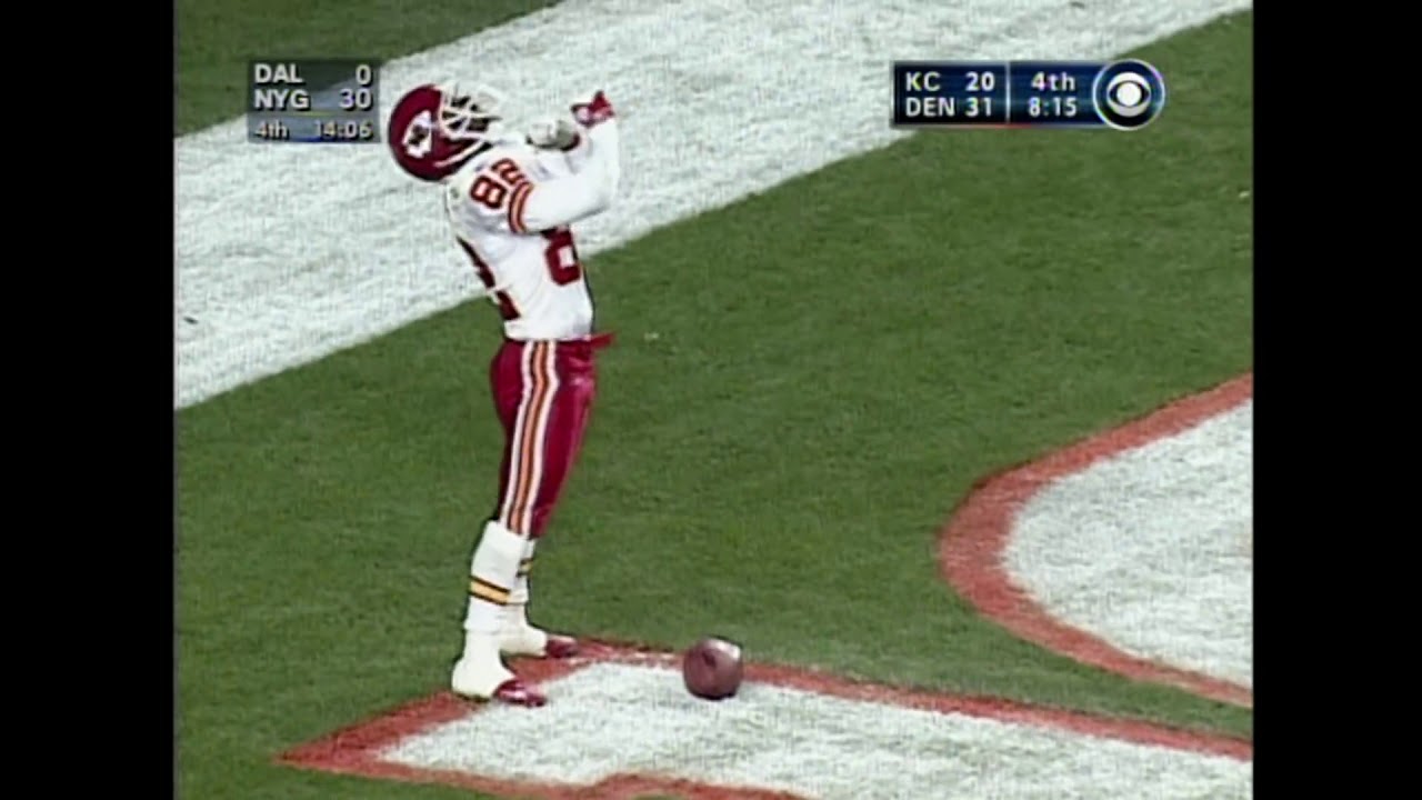 2002 - Dante Hall Makes Insane Juke Move Against the Broncos
