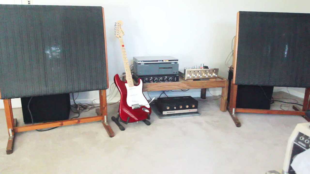 Demonstration of Quad ESL 57 Electrostatic Loudspeakers