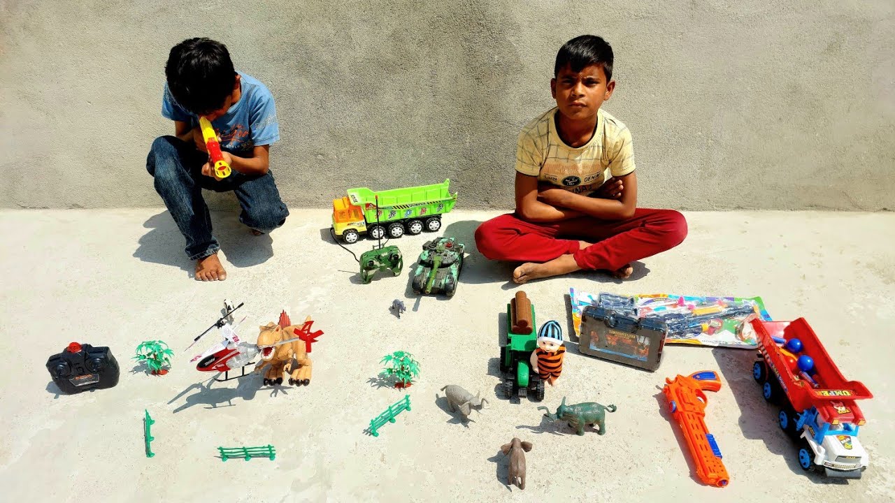हेलीकॉप्टर 🚁 पे किया डायनासोर 🦖 ने हमला 😱