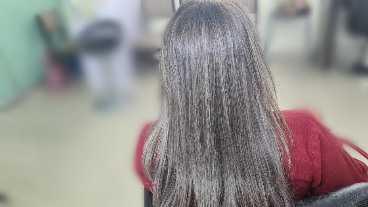 Grey / silver highlights