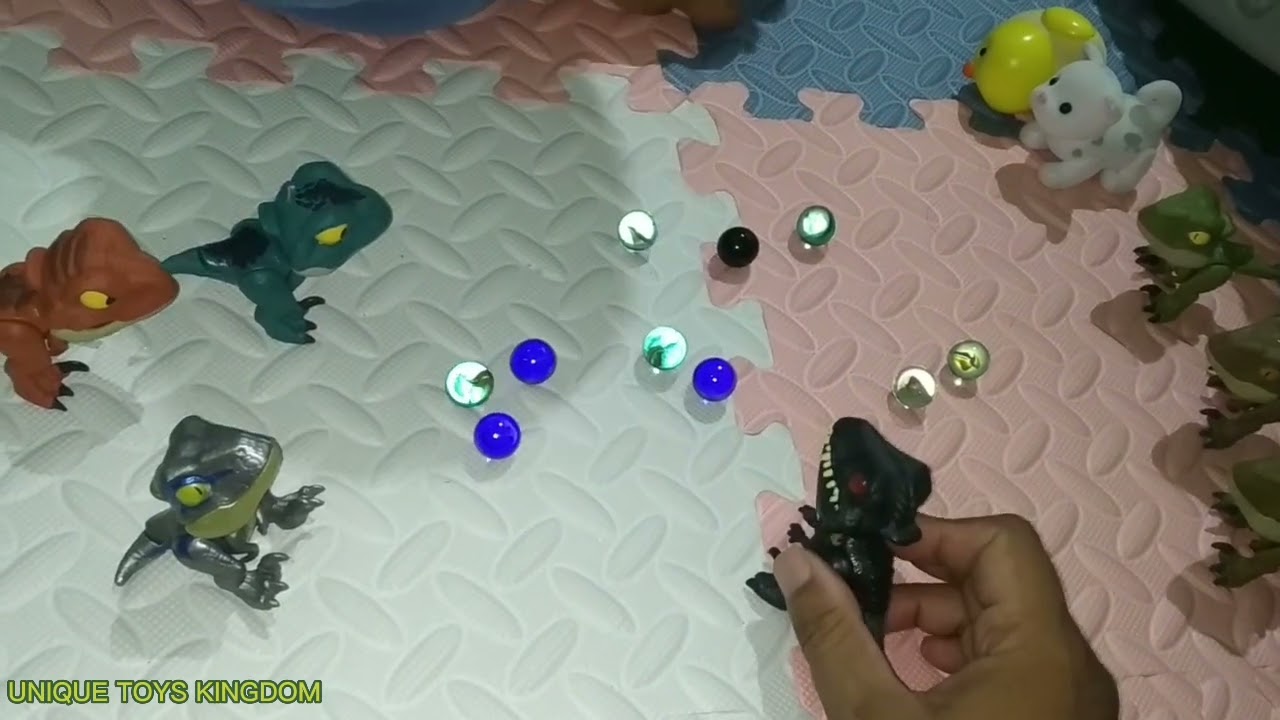 Play Dinosaurs Toys Jurassic World Snap Squad Black Indoraptor and Friends