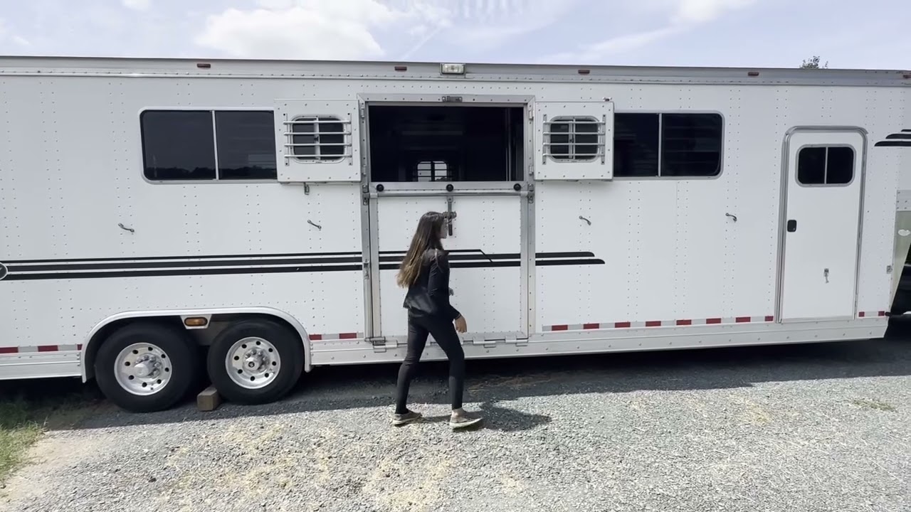 2007 EBY 6 Horse Head to Head Trailer August 24 2025