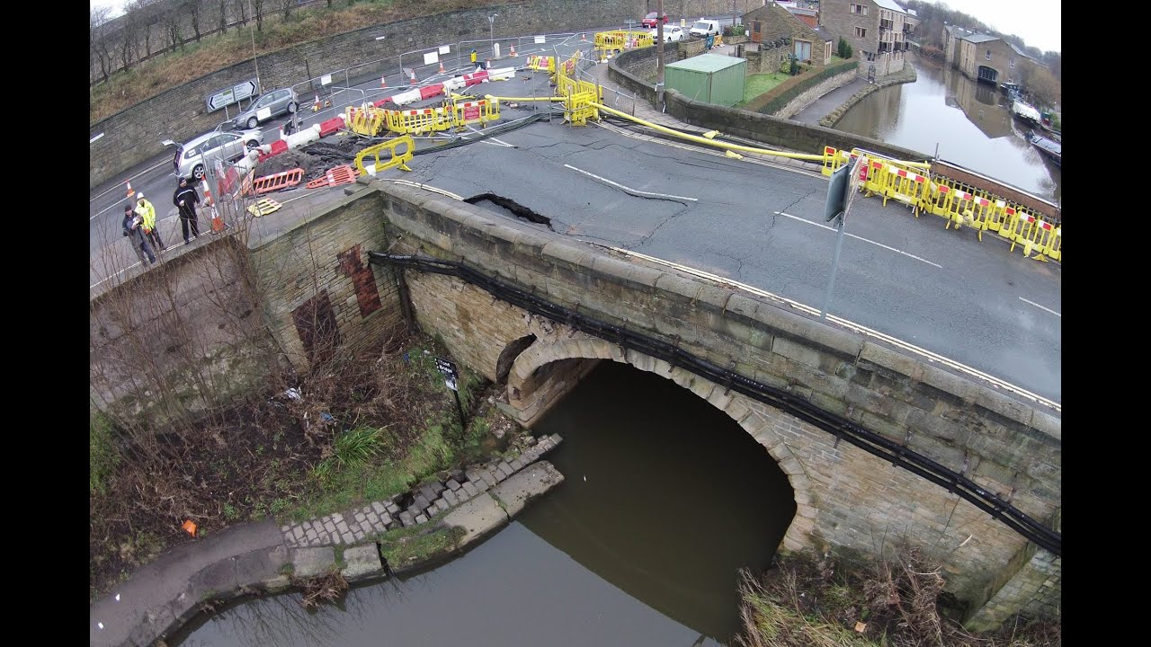 Elland Bridge Collapse, Boxing day flood update 1/1/16, Calderdale, Yorkshire, UK