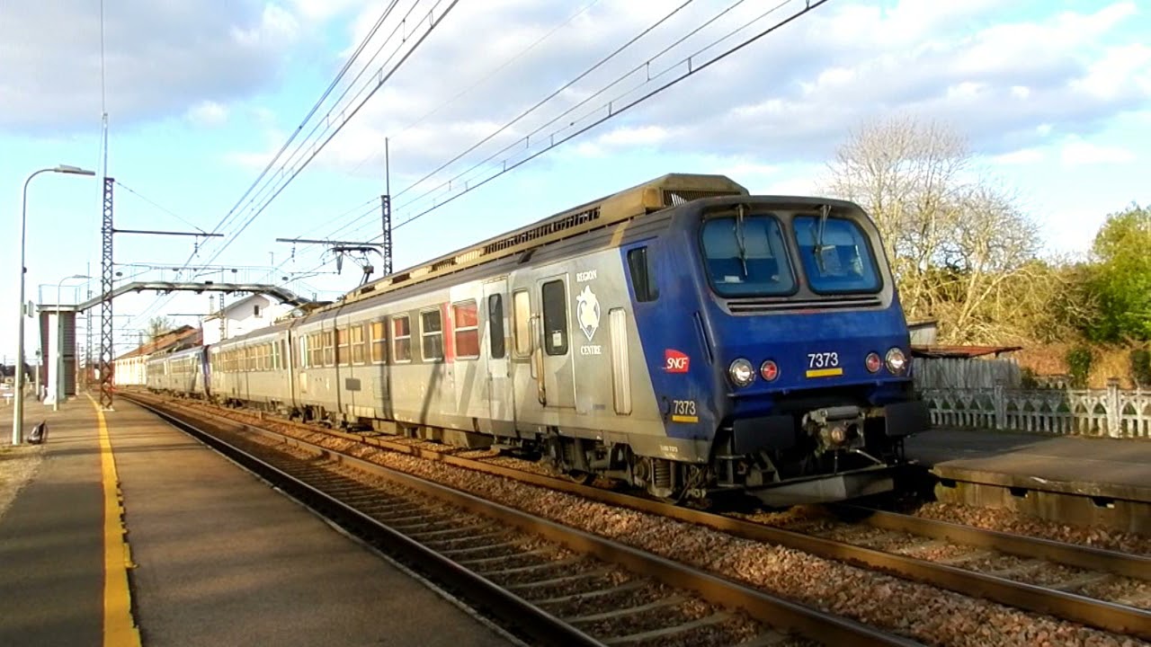 [TER Centre] Départ d'un UM de Z2 (Z7373 & Z7359) en gare de Port-de-Piles