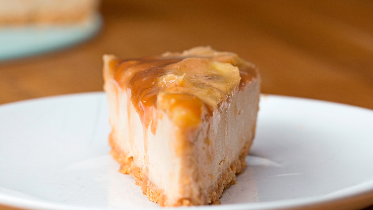 Caramelized Banana Peanut Butter Cheesecake