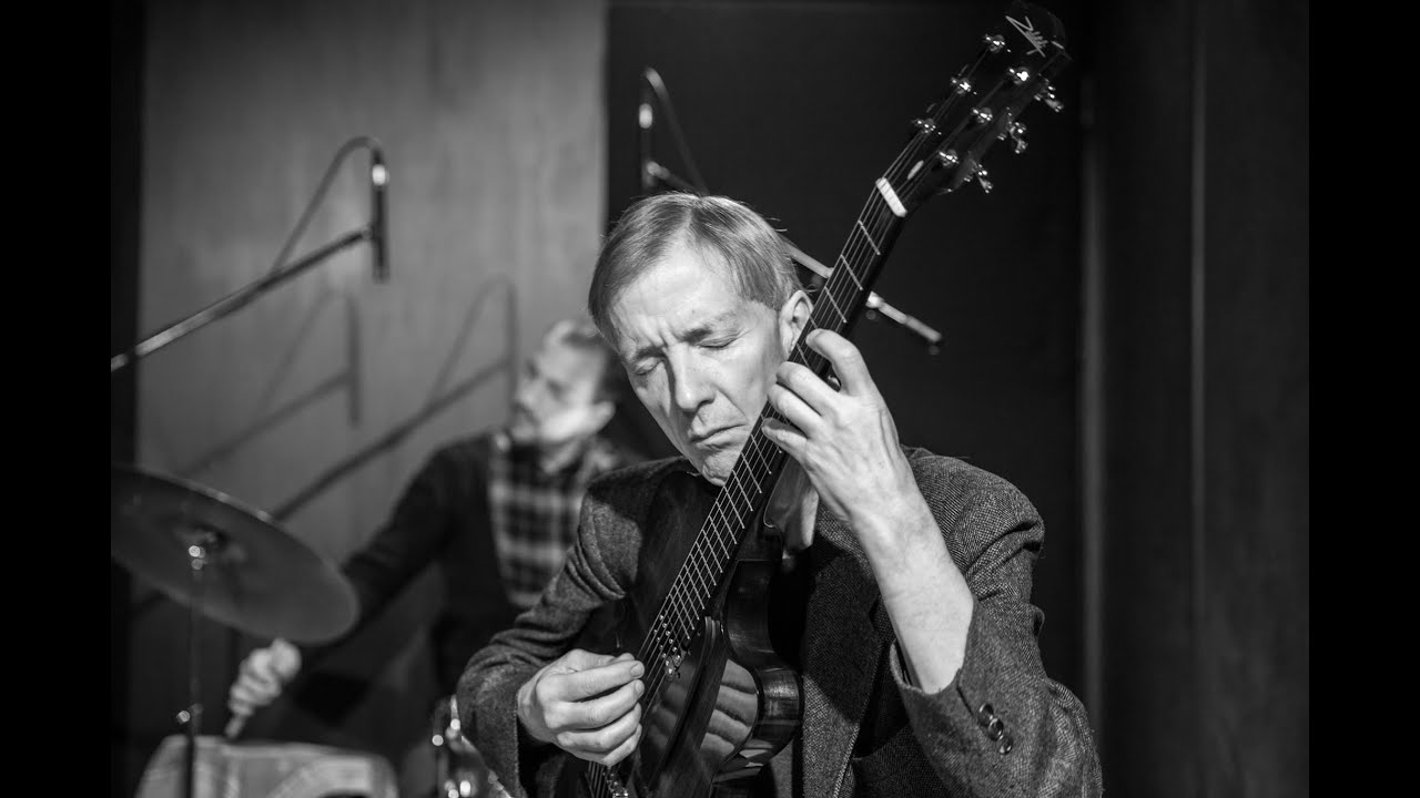 Журнал Jazz Guitar Today побеседовал с гитаристом Джоном Стоуэллом.