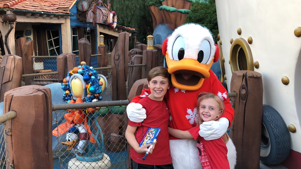 Disney Characters Holiday Meet & Greet!!