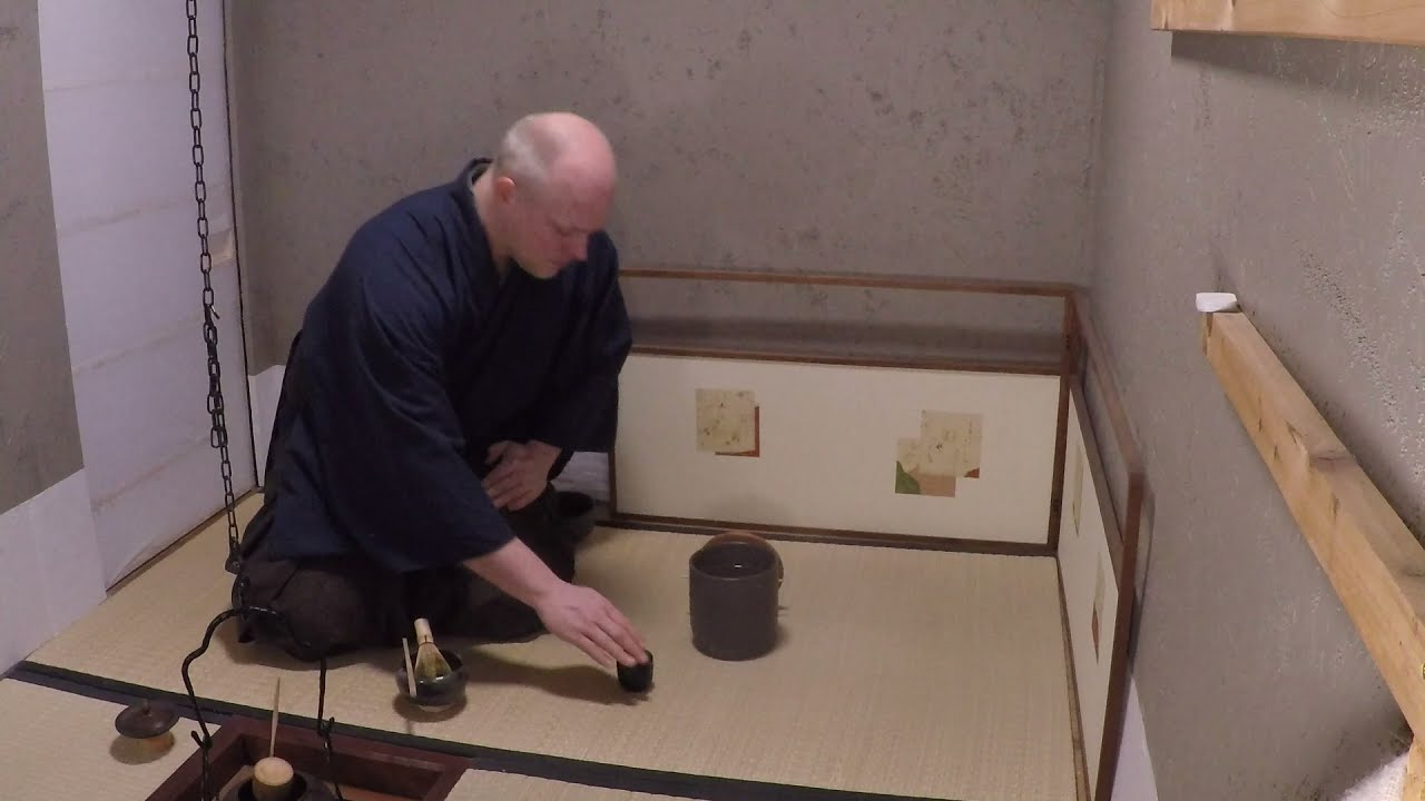 Solo Tea - Urasenke Tsutsumibukusa Ro (裏千家 の 包み袱紗 炉)