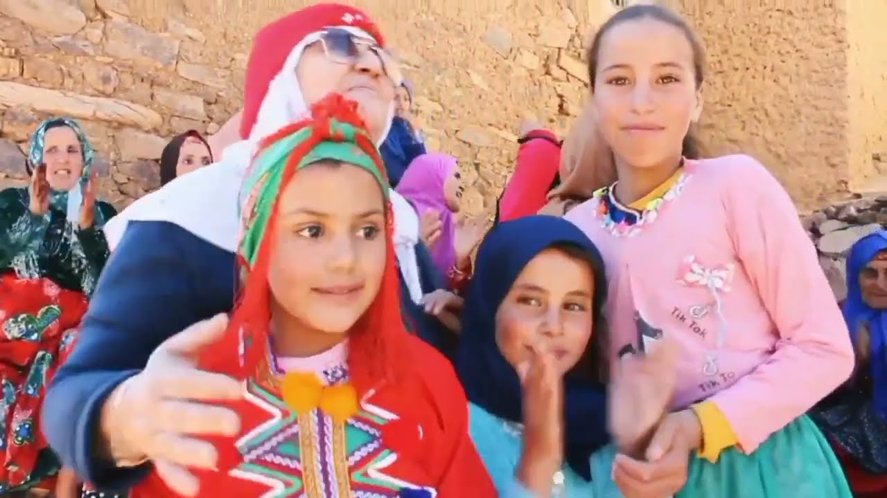دائما رحلاتنا إلى المغرب العميق وجبال الأطلس .إكشان دوار يتواجد بجبال إروهالن يالله معانا نفرحوهم.
