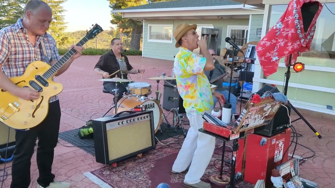 Billy Watson and the International Silver String Submarine Band at the Riviera Hills Lounge