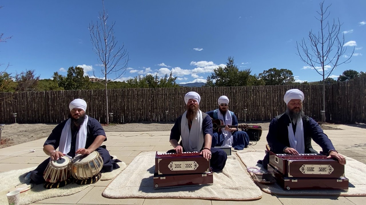 Kirtan Version of the Slok of Japji Sahib by Chardikala Jatha