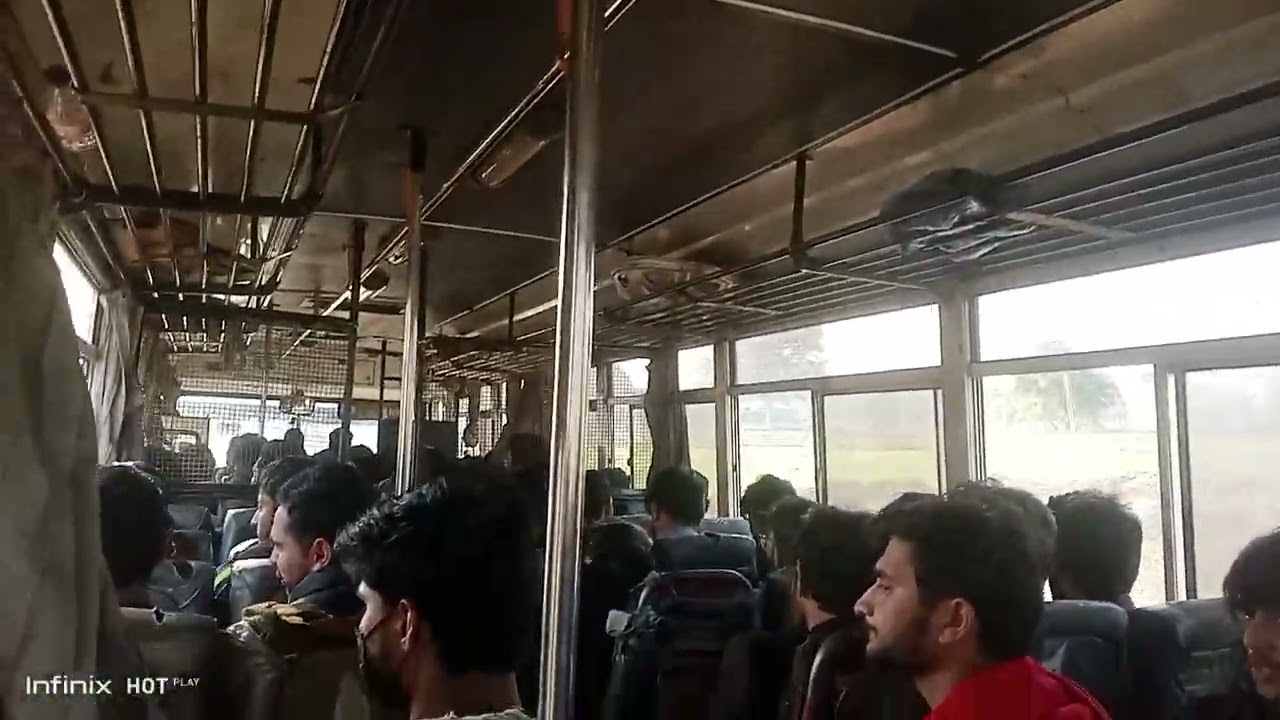 Phaki bechne Wala UOG bus ma. a gaya| UoGians