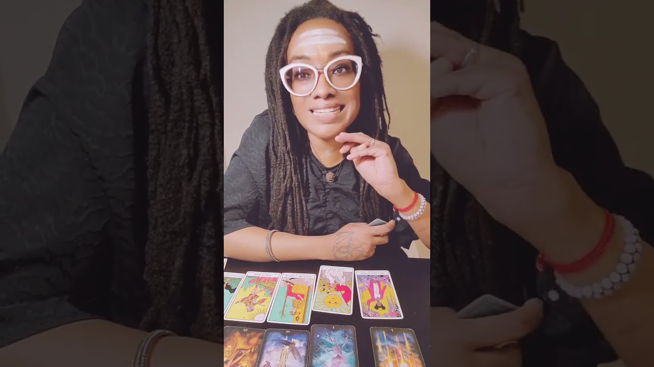 2026 YEAR FORECAST- INTUITIVE TAROT READING. PART 2 👀👀🤫