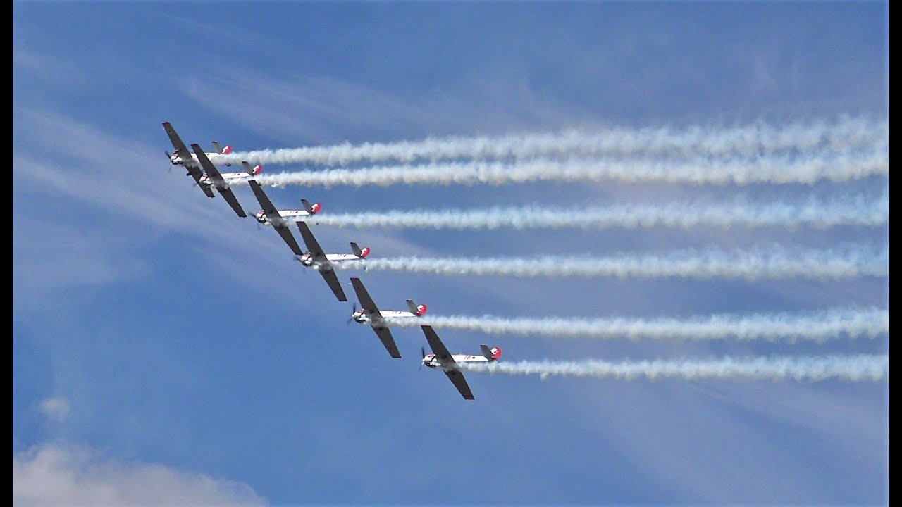 Meeting de Cambrai 2022  Yakovlevs Aerobatic Display Team