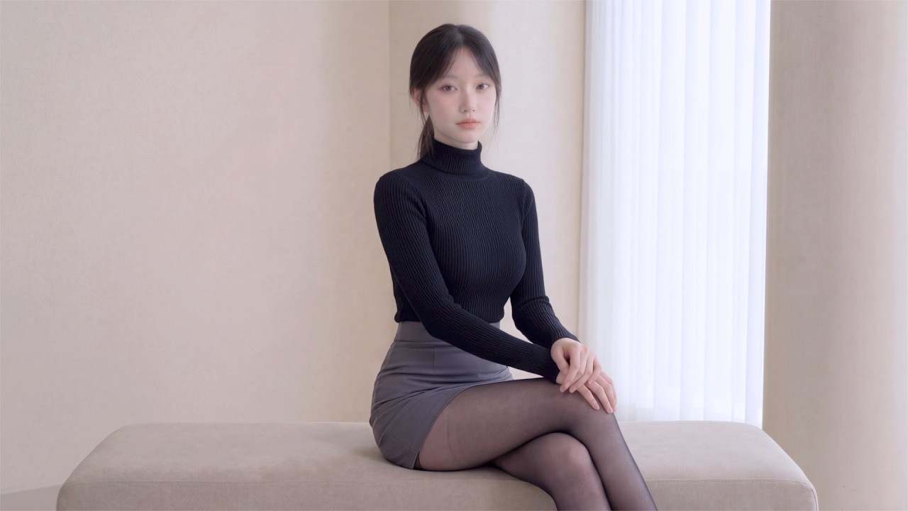 Slim Fit H-Line Mini Skirt Lookbook | Chic & Elegant Daily Mood