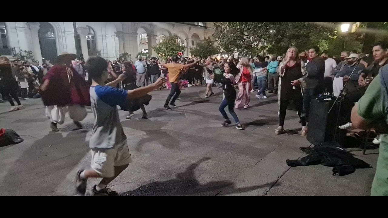 Chacarera del olvidao en la plaza 9 de julio