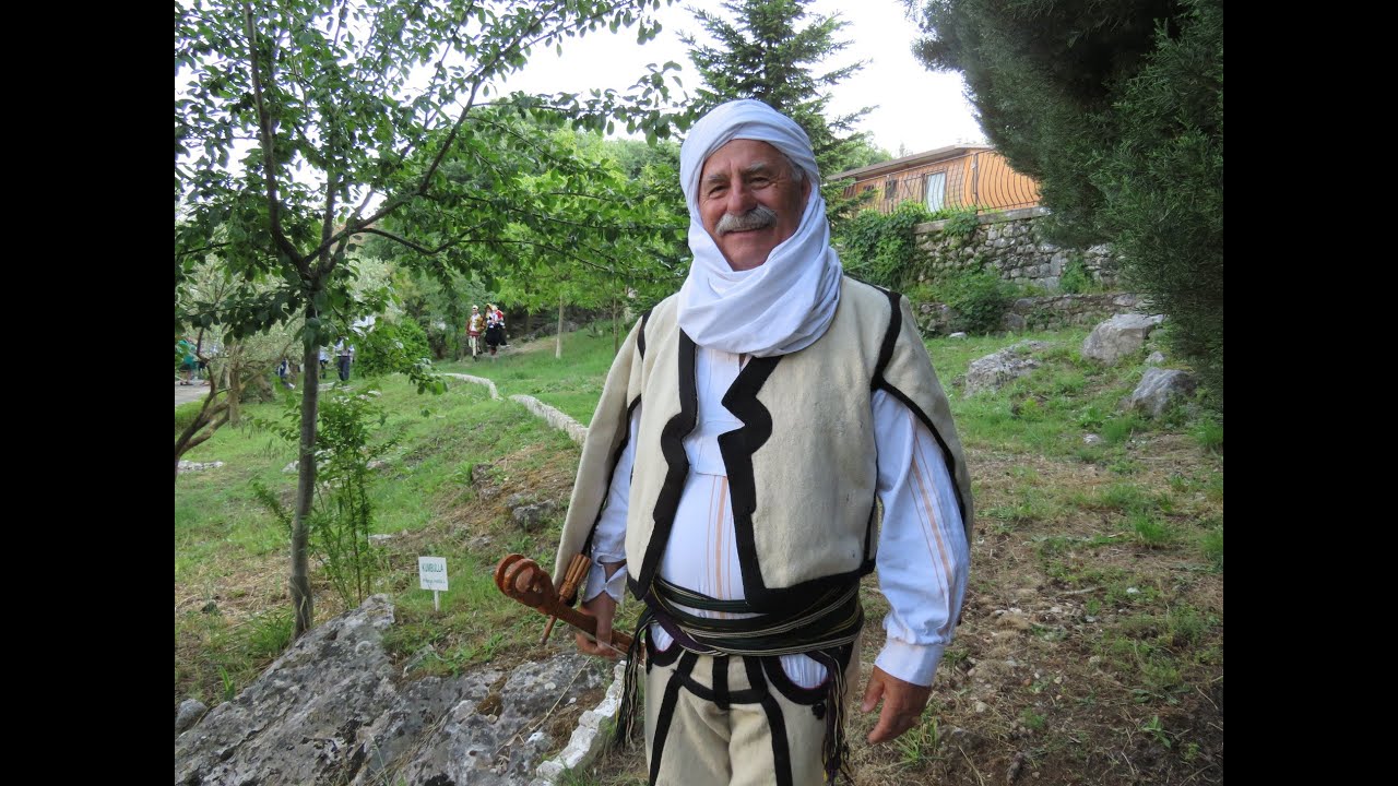 Boll e mire ma more bjeshken - Kenge e viteve 80 - ta. Kendon Hysen Kurtaj Rugove.