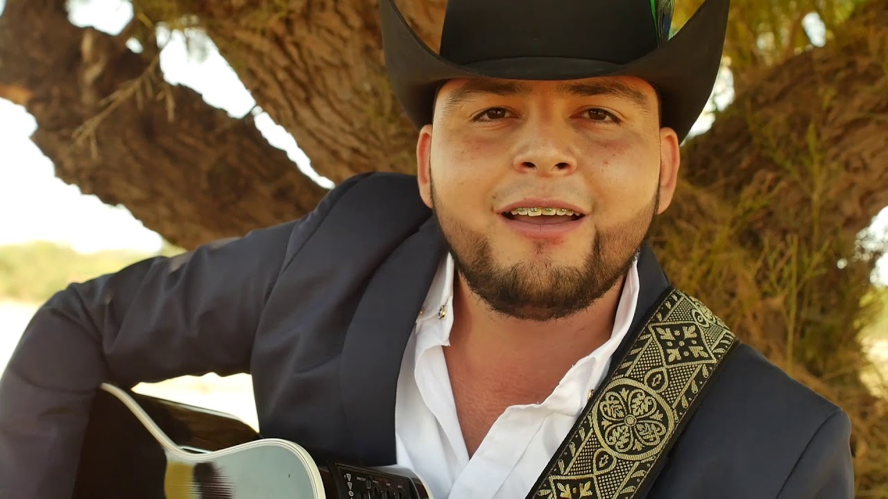 Nano Machado y Los Keridos - Me Pierdo En Tus Besos