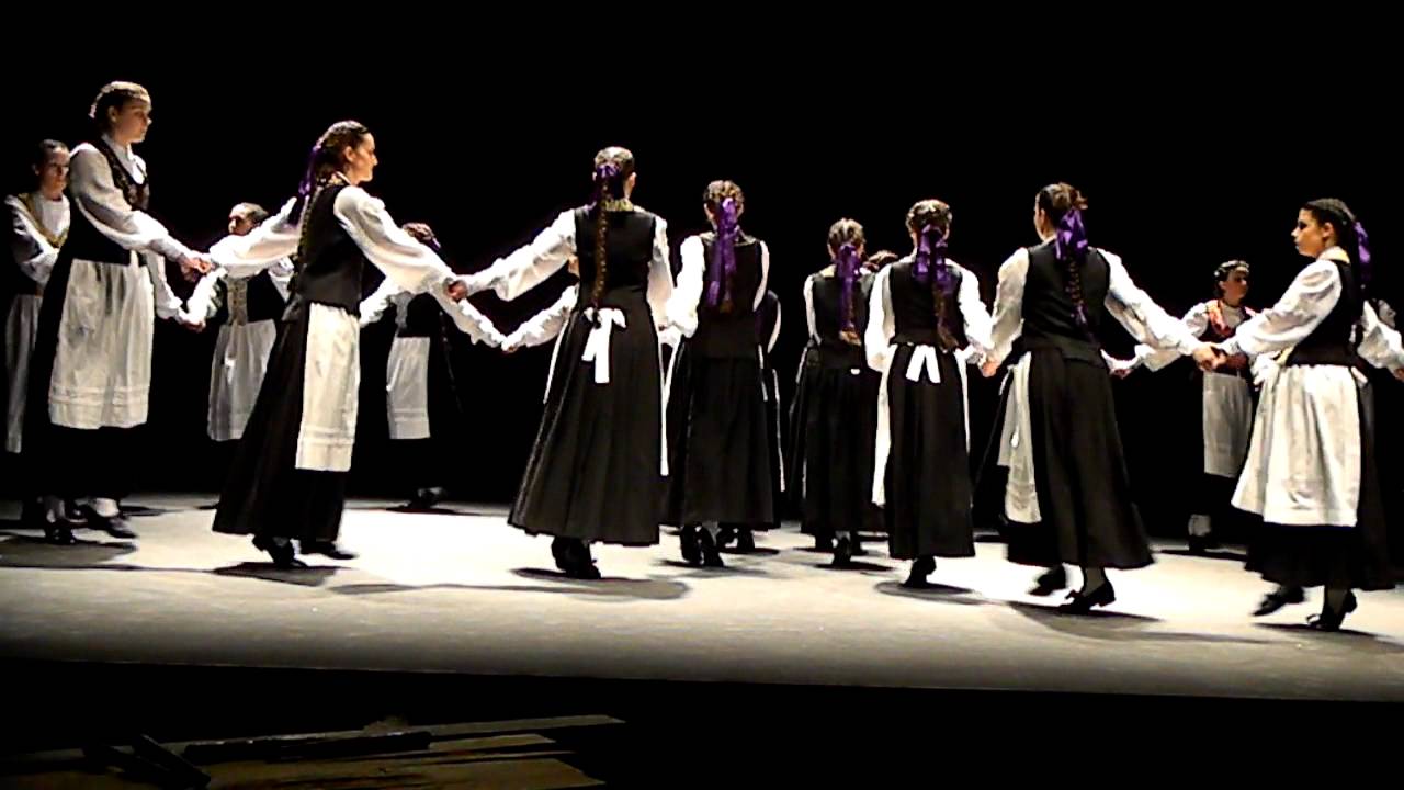 Oberena dantza taldea - Irradaka.MOV