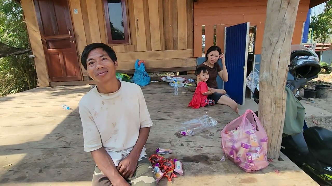มาวันนี้ ทุกคนพากันหนีเข้าป่าหมดแล้ว#เผ่าตองเหลืองในลาว #คนป่า #ตองเหลือง 