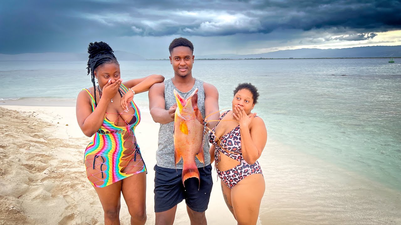 HOGFISH CATCH AND COOK ON REMOTE ISLAND