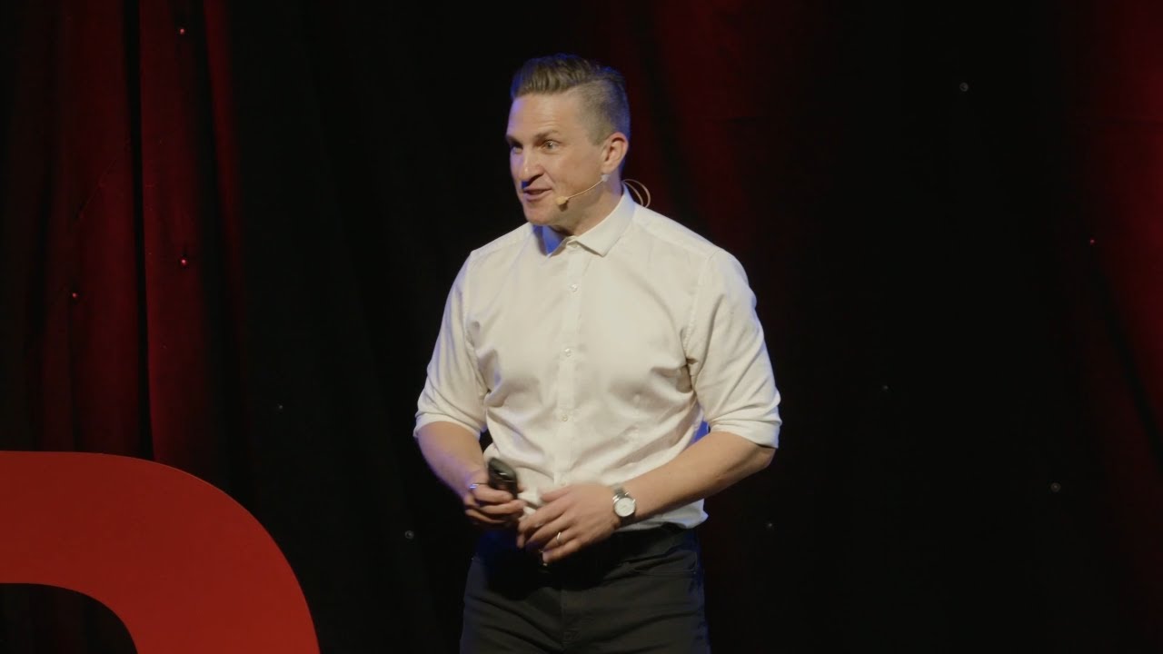 The psychology that changes how we lead | Paul McVeigh | TEDxBlack Mountain