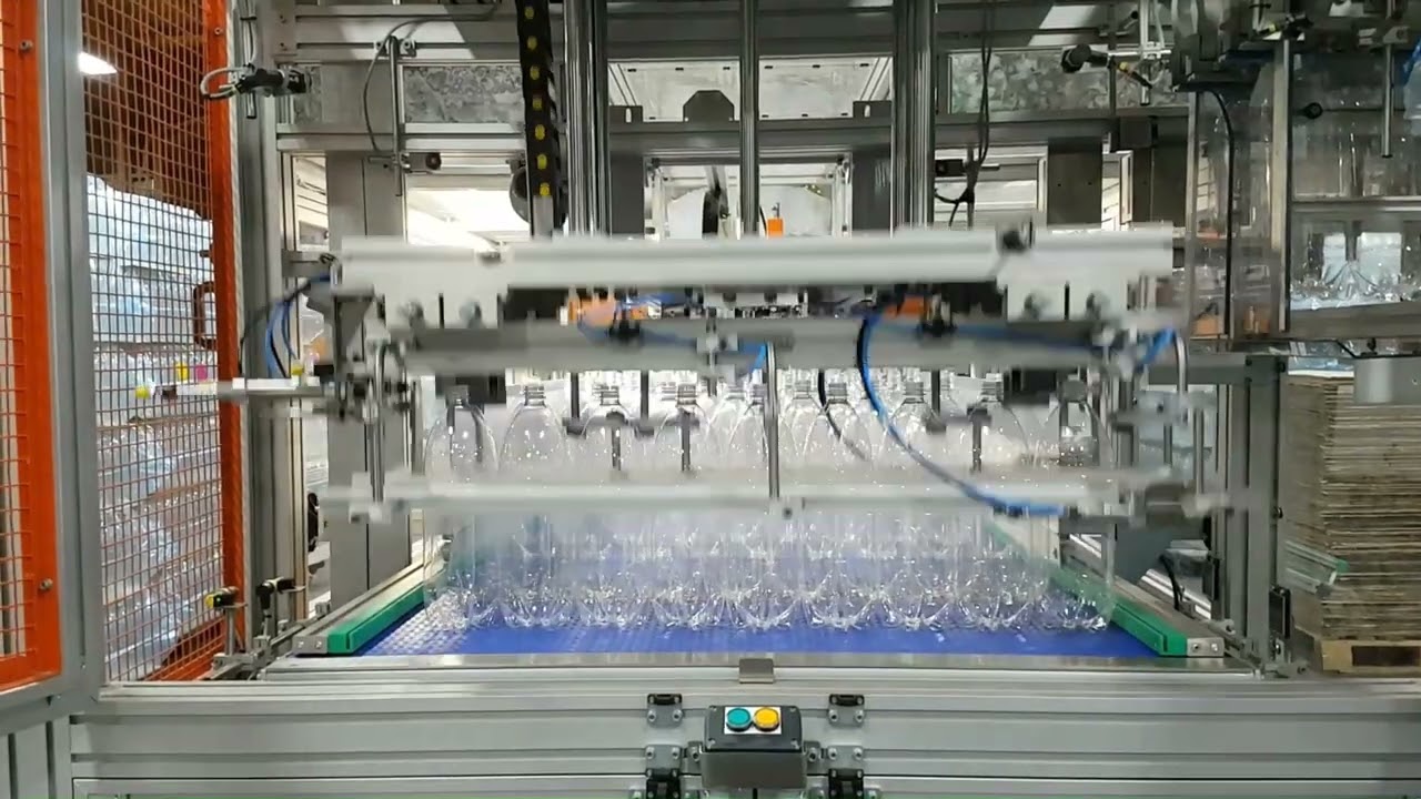 Plastic bottle bagging machine features